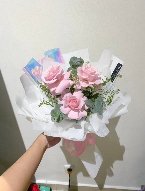Triplet Rose Bouquet - Image 8