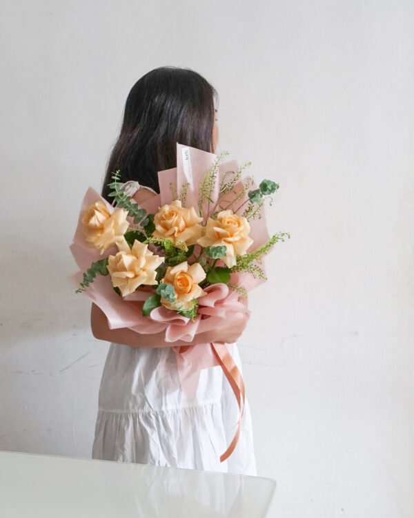 5 Rose Bouquet - Image 4