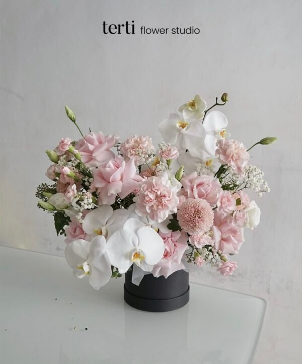 Soft Pink Orchid Bloombox