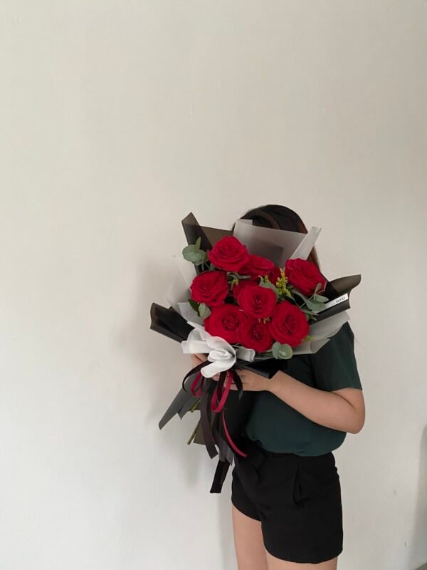 10 Red Rose Bouquet - Image 2
