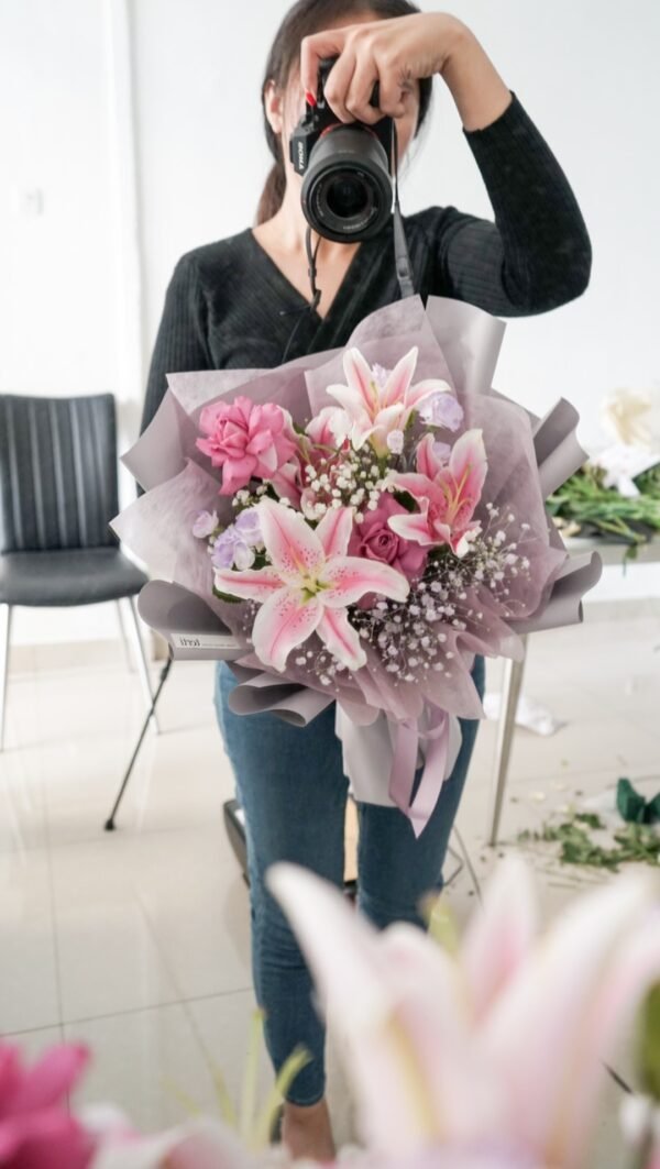 Single Lily - Image 5