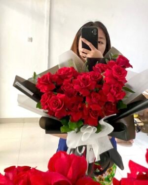 25 Red Roses Bouquet